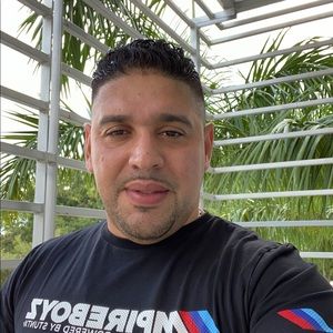 Meet your Posher, Eladio